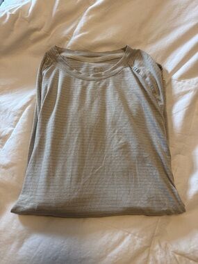 Lululemon men’s Large Long Sleeve License to Train